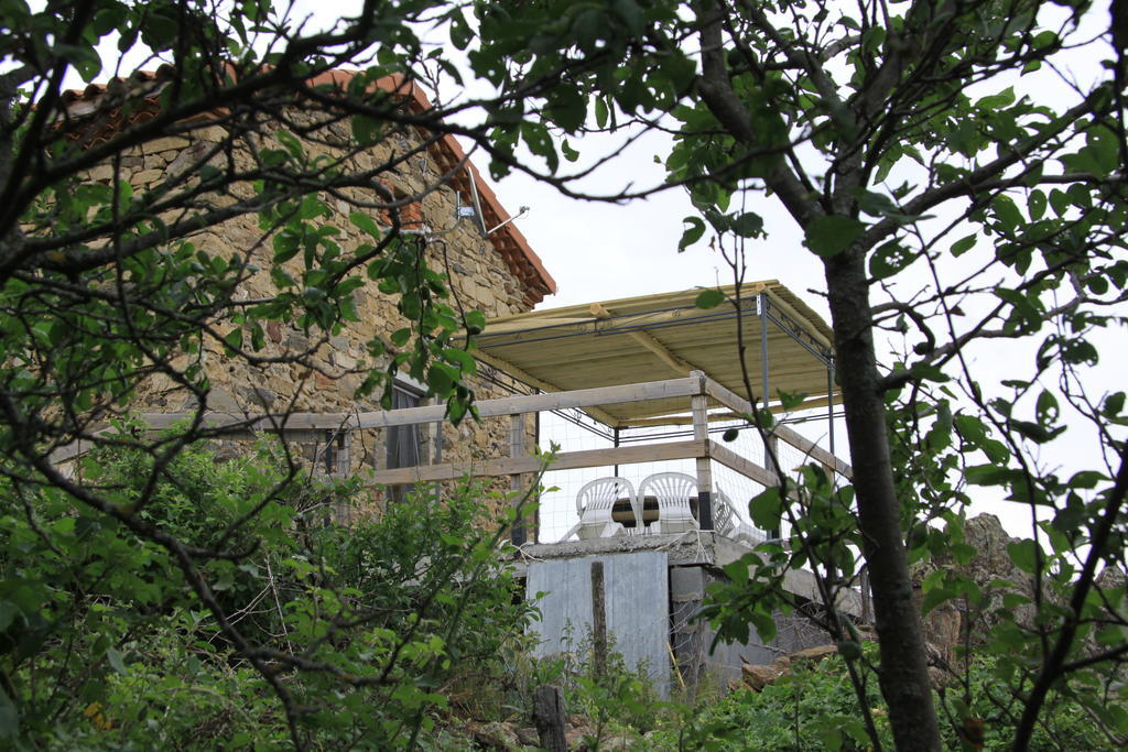 Gite Chez Coste Gilles Saint-Privat-du-Dragon Екстериор снимка